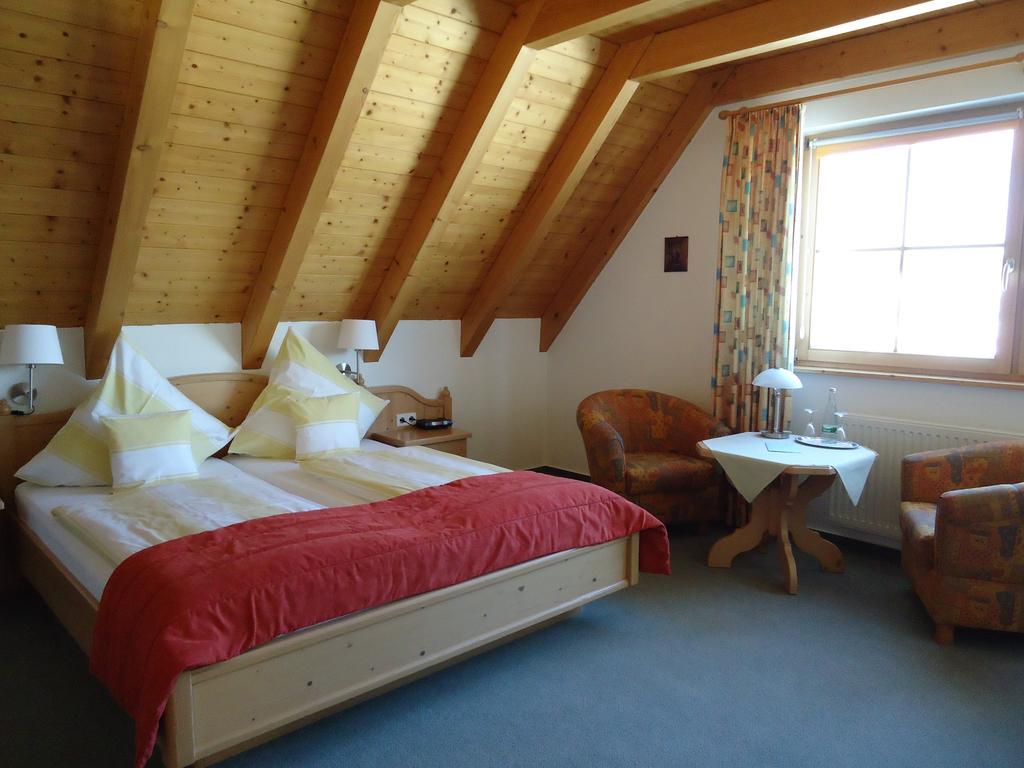 Berghotel Schiller Schonach im Schwarzwald Δωμάτιο φωτογραφία